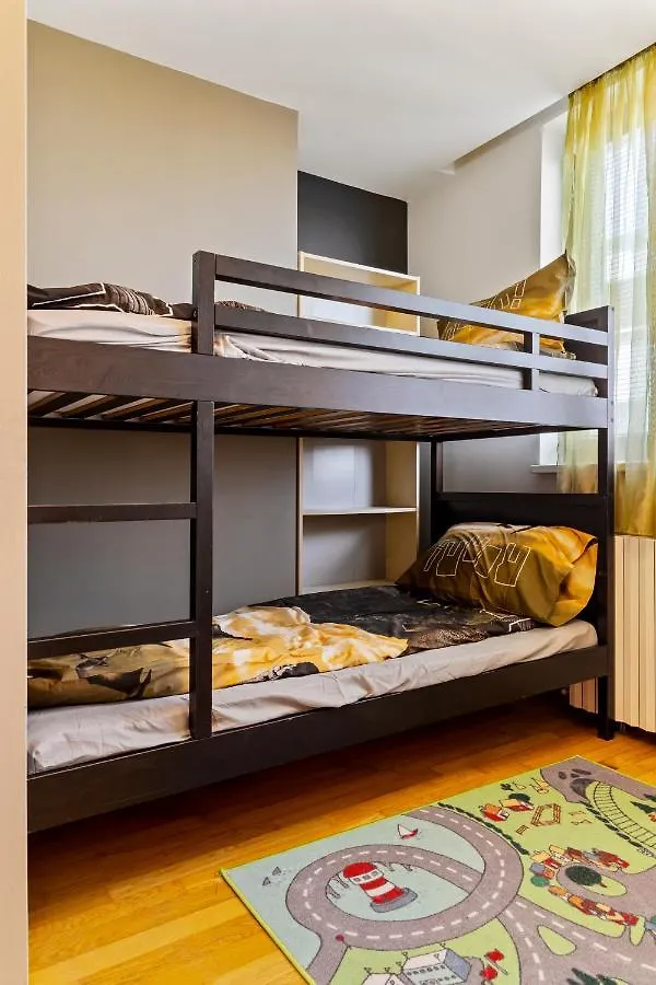 125 Sqm Family Friendly With Kids Room Bukareszt 0*,